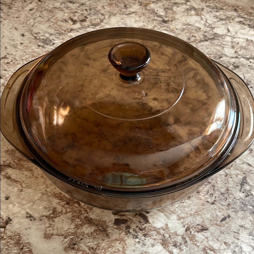 Elegant Pyrex Vintage Glass Cookware with Lid - Brown